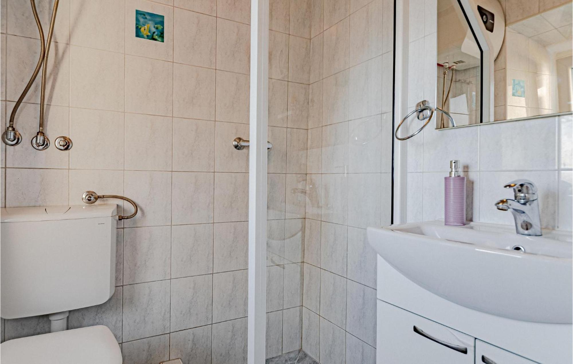 Stunning Apartment In Racisce With Wifi Extérieur photo