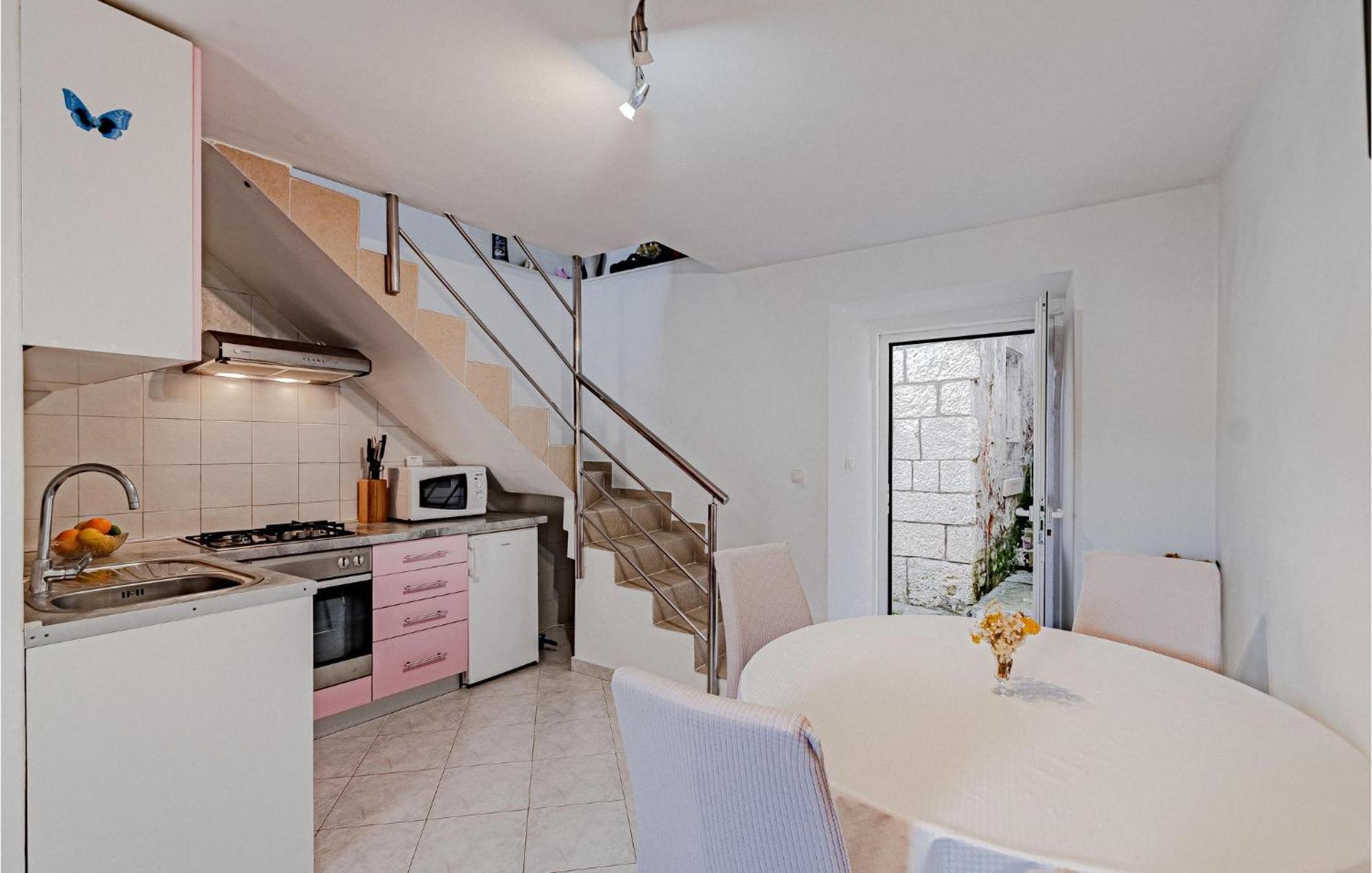 Stunning Apartment In Racisce With Wifi Extérieur photo